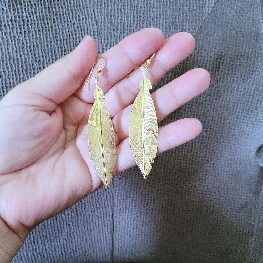 Mia Fiore Textured Gold💛 Feather🪶 Earrings